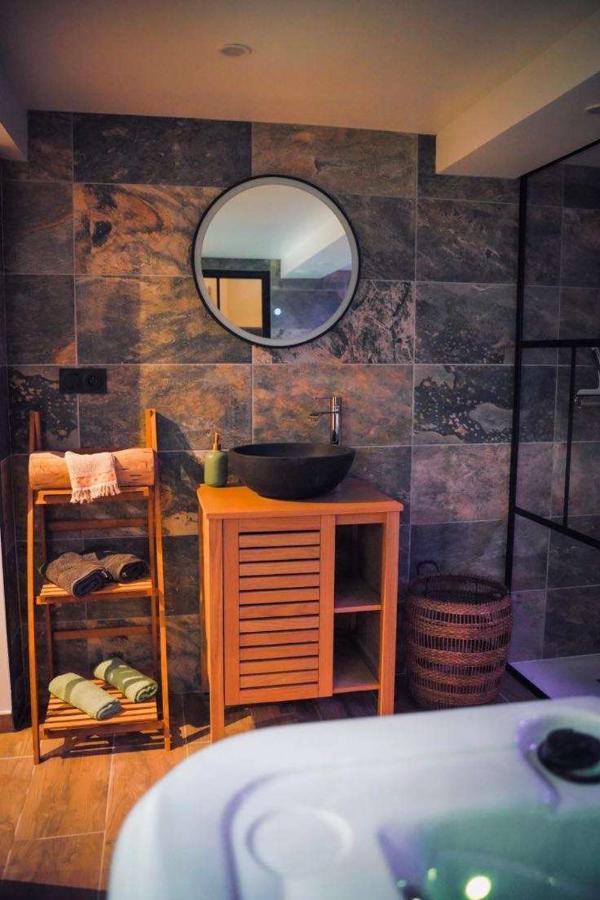 Nuit De La Sagesse "Jacuzzi Terrasse Et Parking Prive" Apartment Rouen Bagian luar foto