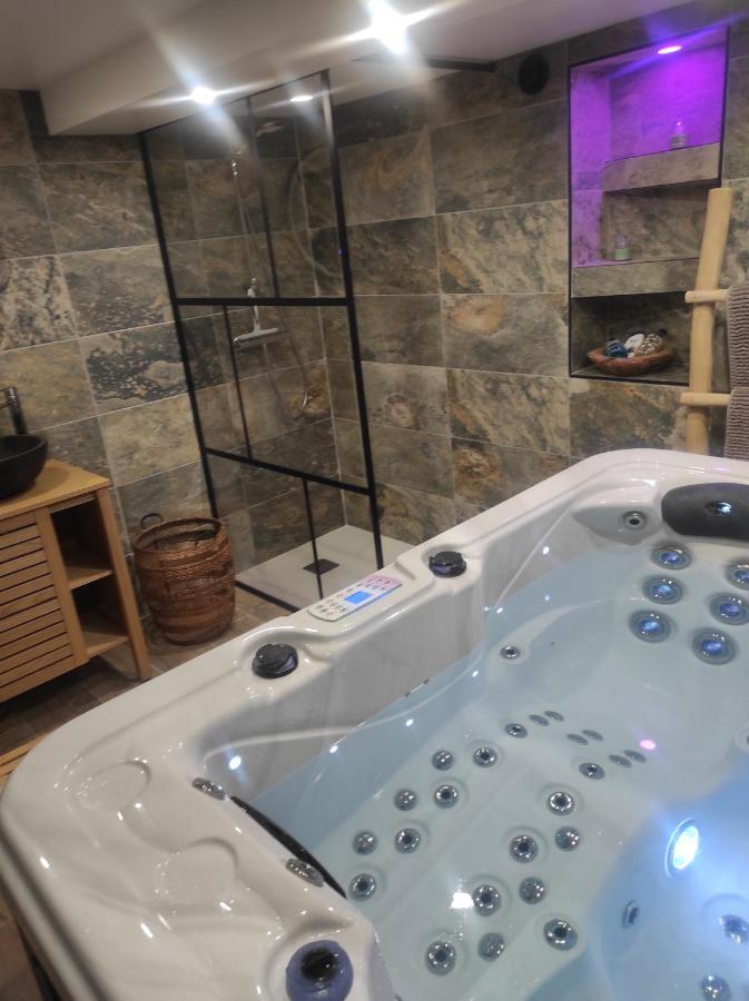 Nuit De La Sagesse "Jacuzzi Terrasse Et Parking Prive" Apartment Rouen Bagian luar foto
